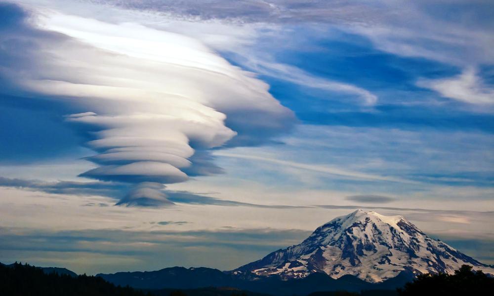 mount - rainer - lenticular - clouds - photograph